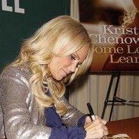 Kristin Chenoweth signs copies of her new album 'Some Lessons Learned' | Picture 75407